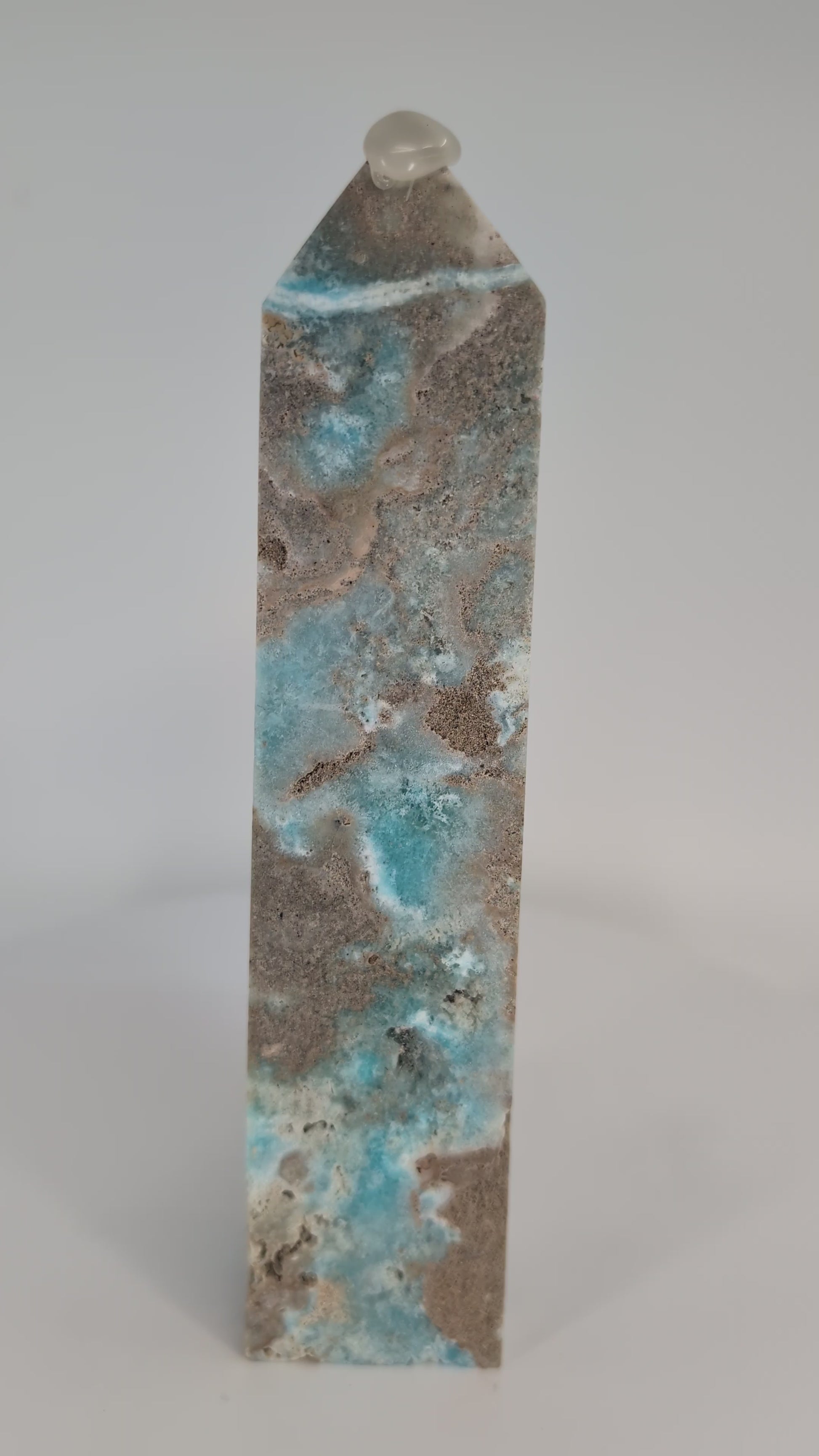 Blue Aragonite tower – 360 view, 17.5 cm tall