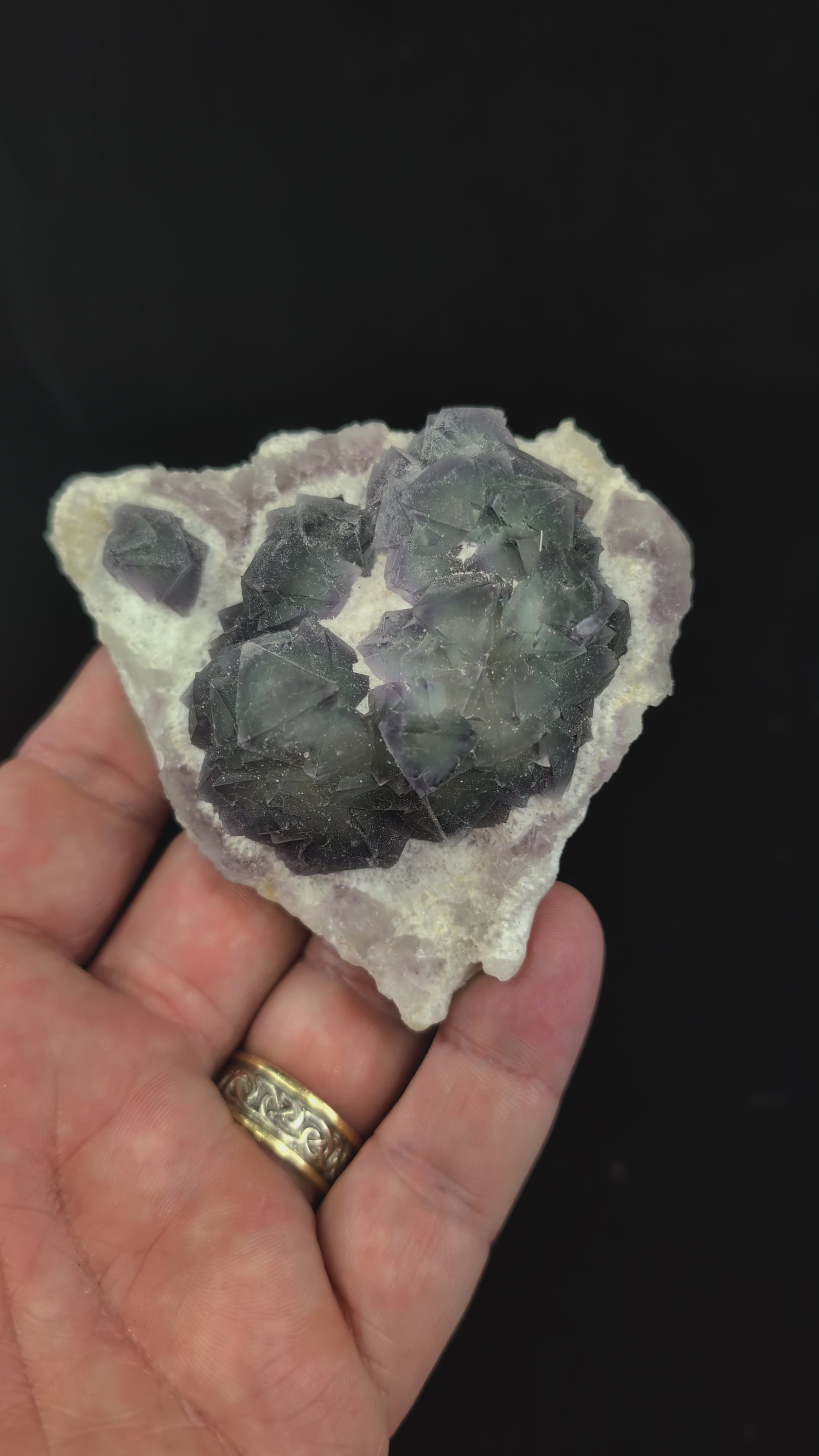 Purple-Cored De’an Fluorite with UV Fluorescence – Jiangxi Province, China