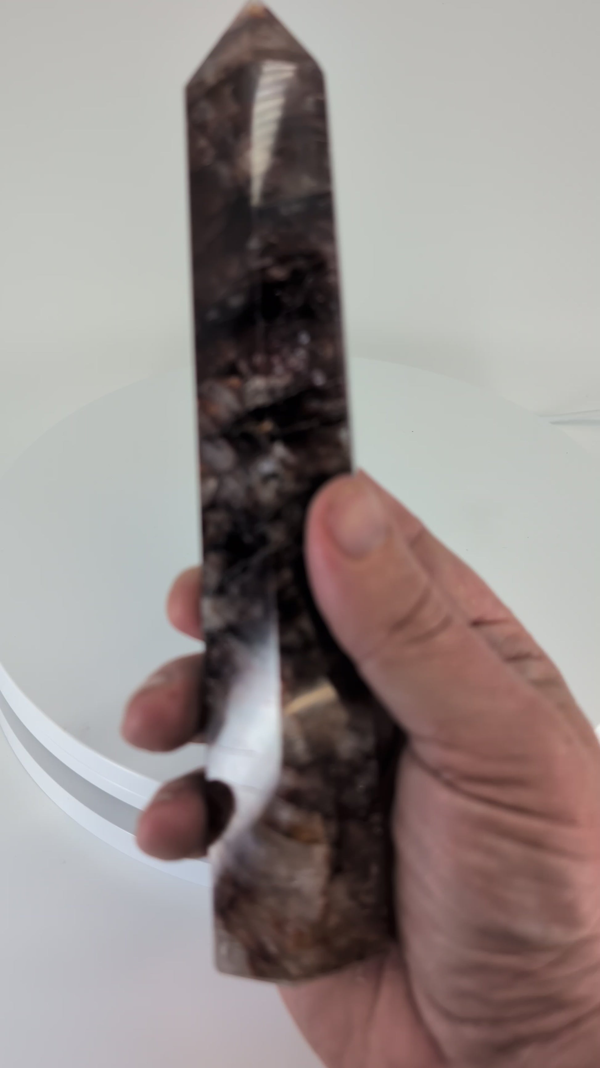 360° rotation video of Fire Quartz tower – 20 cm – Brazil