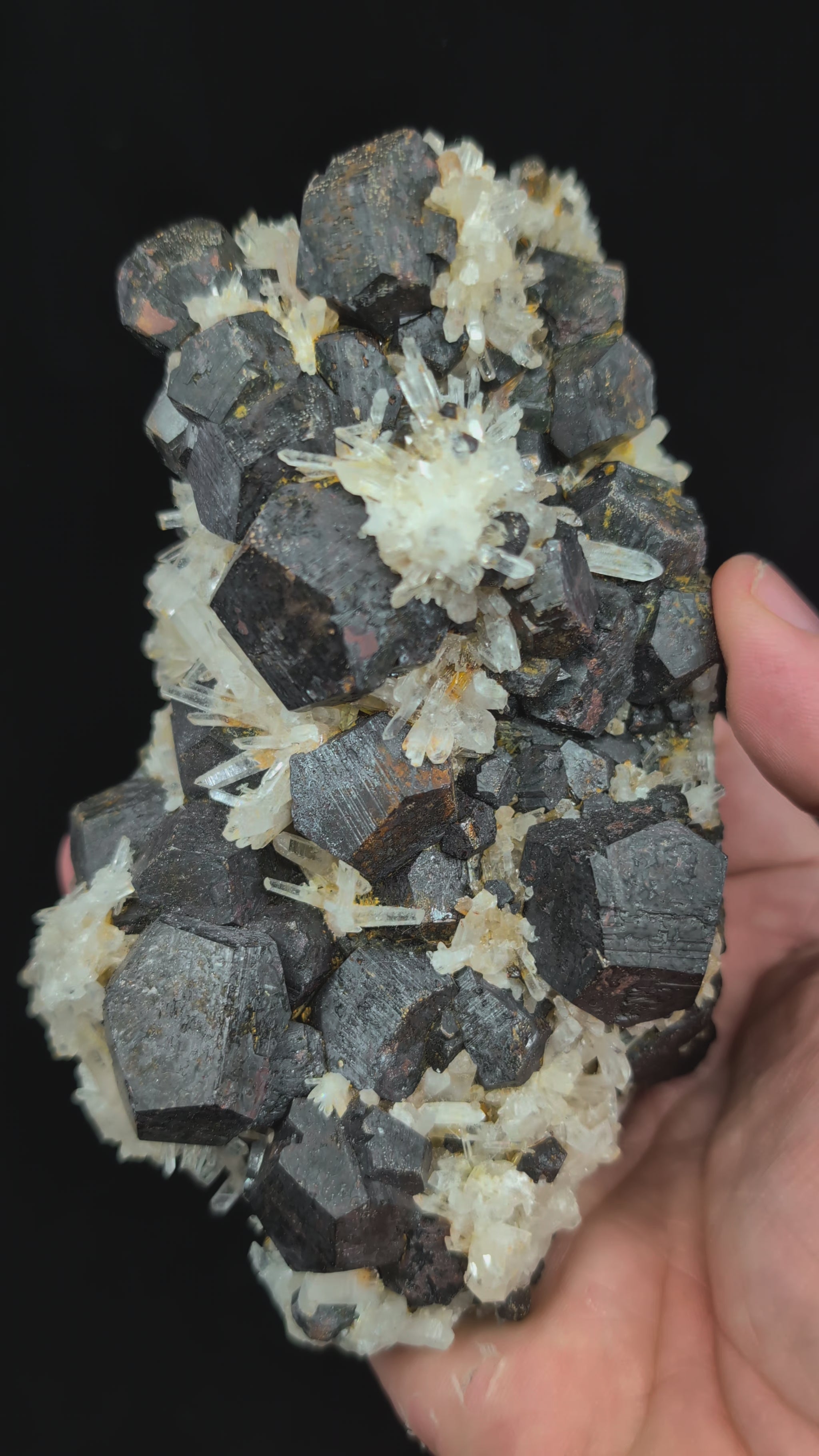 360-degree video of black pyrite and quartz specimen from Fengjiashan Mine