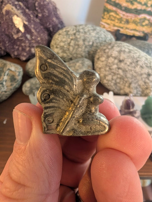 tiny-fairy-carving-pyrite-3cm-handheld-scale-reference