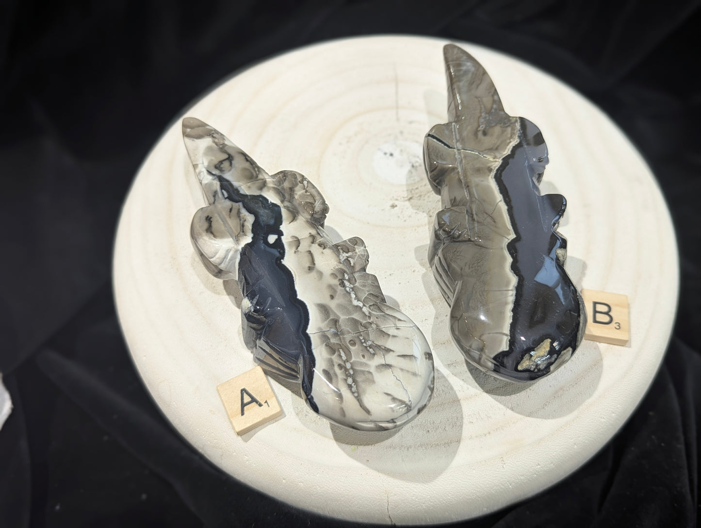 Volcano Agate Axolotl - UV Reactive ~16cm long ~365g