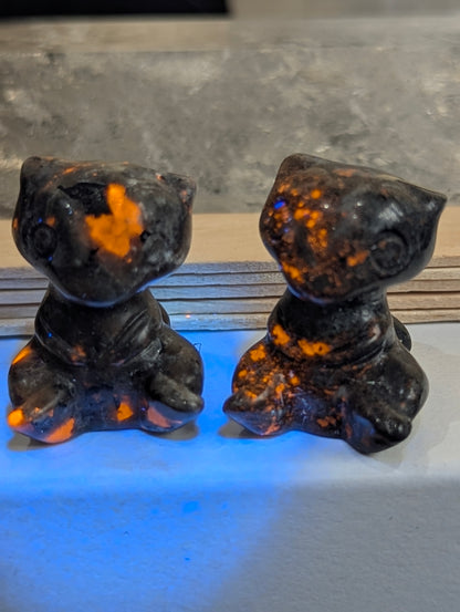 Tiny Mew Mineral Totem ~ 1"