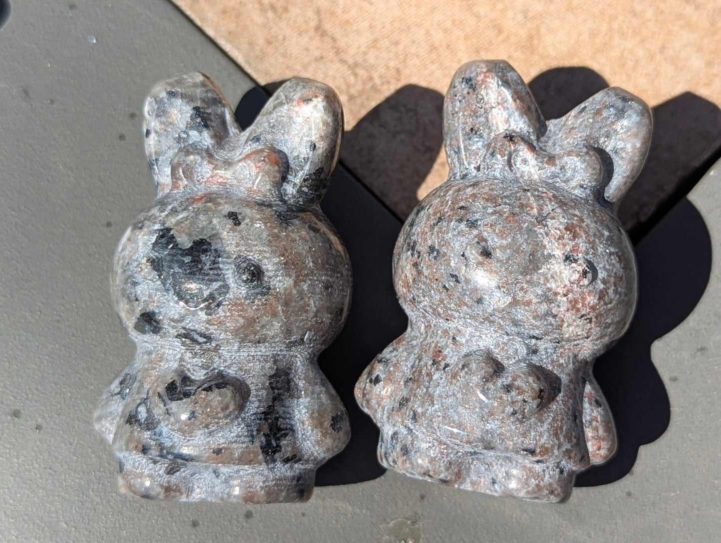 Miffy - Sculpté à partir de minéraux naturels