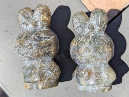Miffy - Sculpté à partir de minéraux naturels