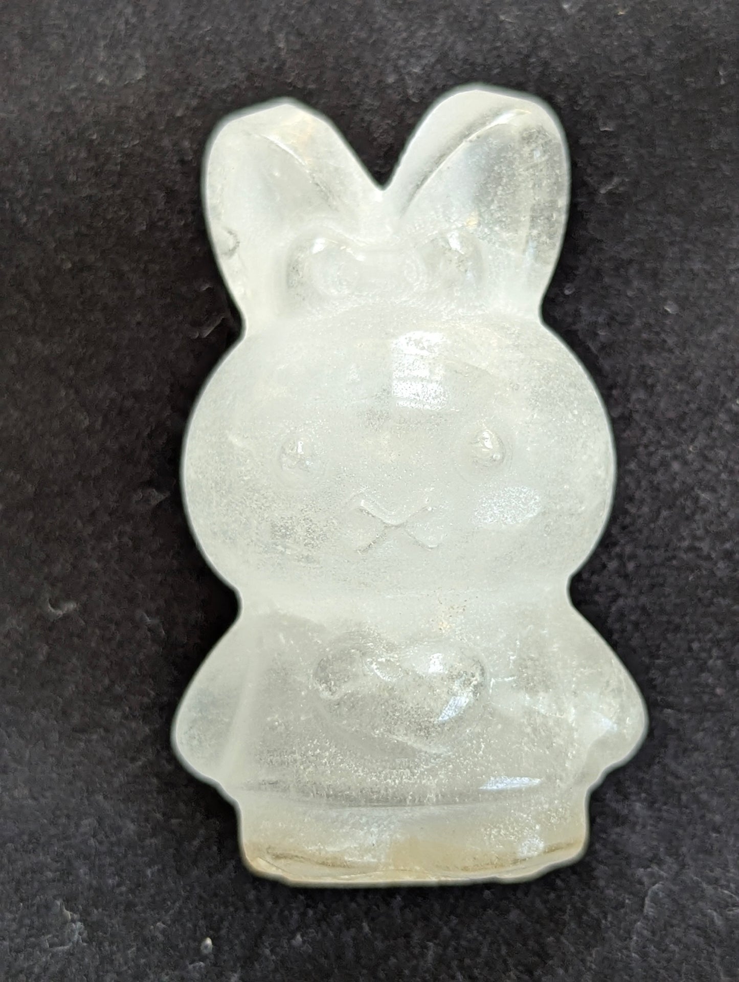 Miffy - Sculpté à partir de minéraux naturels