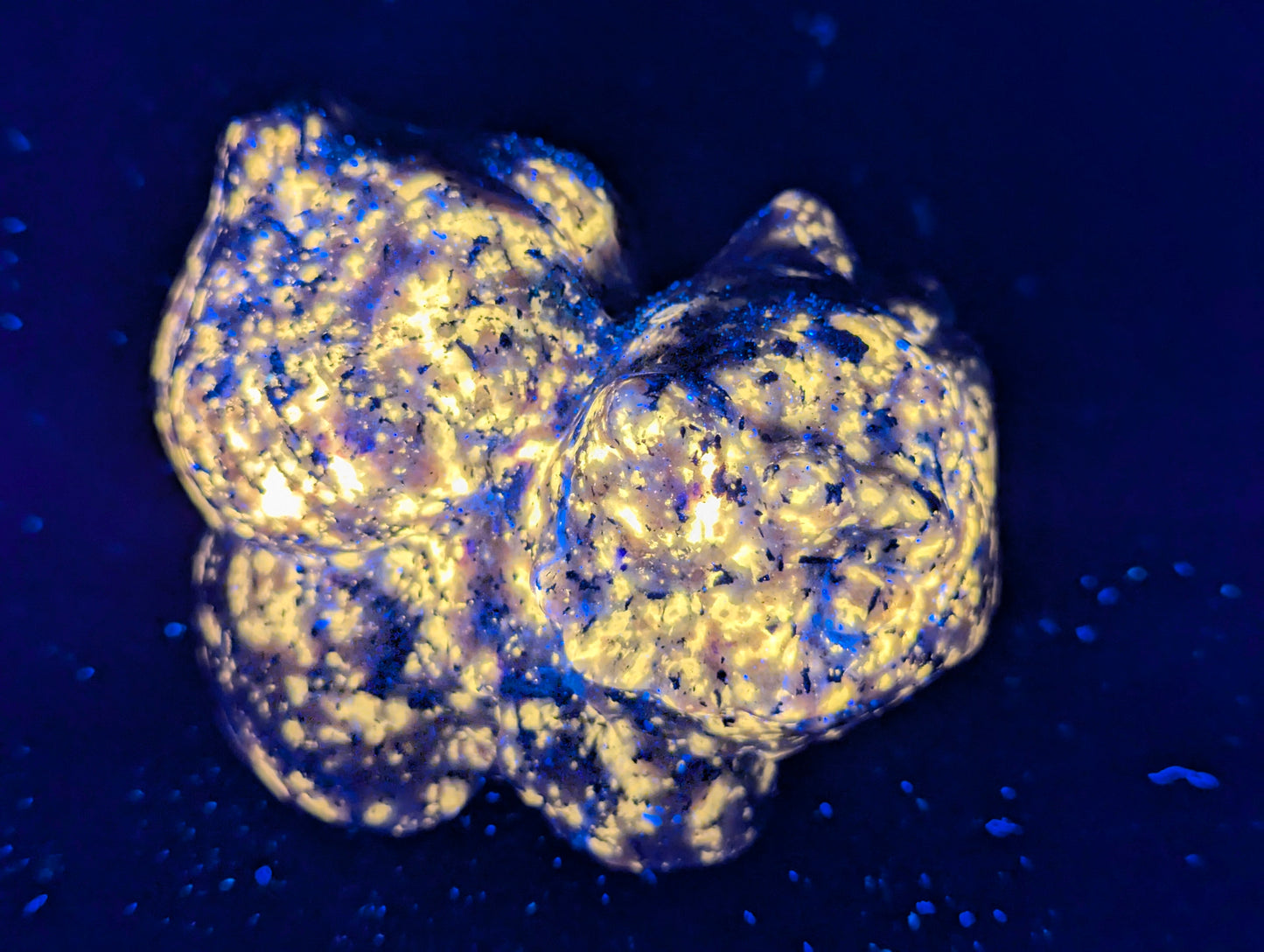 Sculptures inspirées de Pokémon en yooperlite – Figurines en cristal fluorescent UV (5,7–7 cm, 110–295 g)