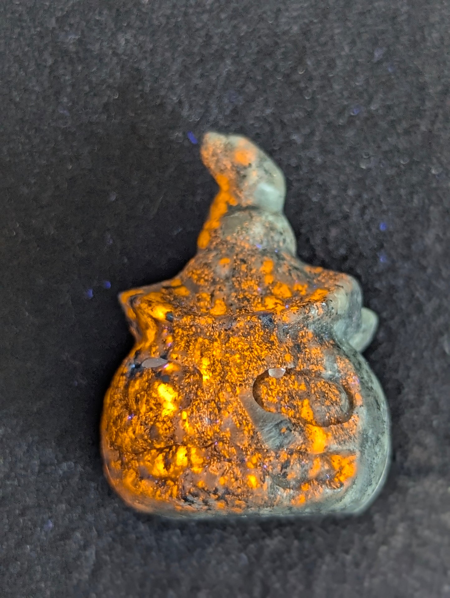 Tiny Pumpkin Witch Hat Mineral Totem ~ 1"