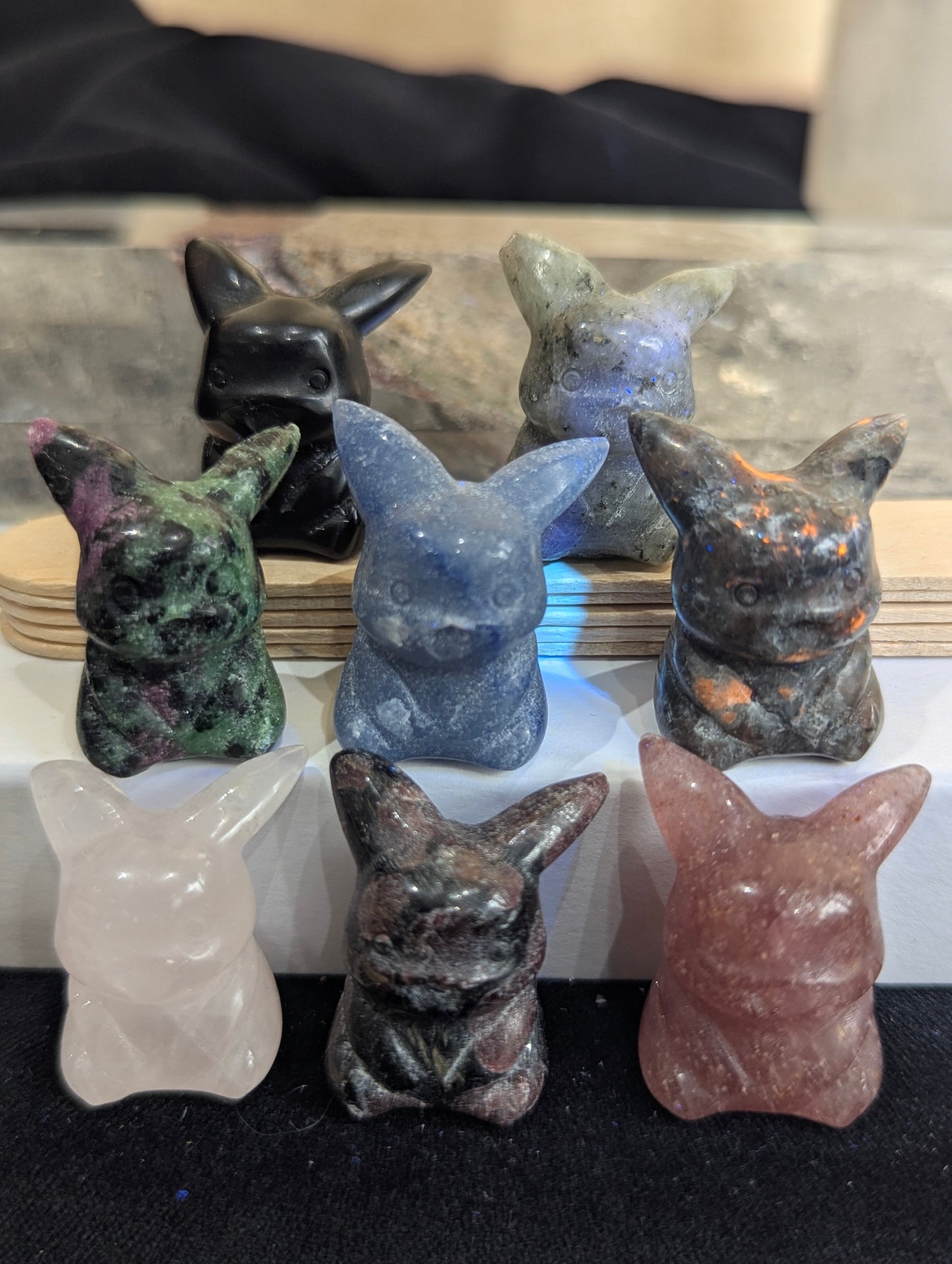 Totem minéral Pikachu miniature ~ 2,5 cm