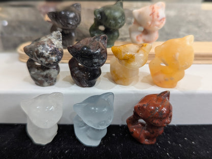 Tiny Tail Up Cat Mineral Totem ~ 1"