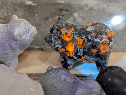 Tiny Pig Mineral Totem ~ 1"