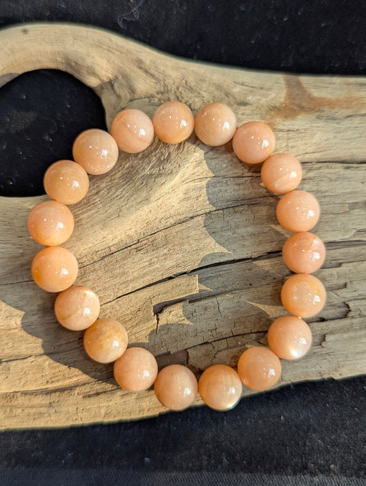 Bracelet en pierre de soleil dorée — Perles de 8 mm