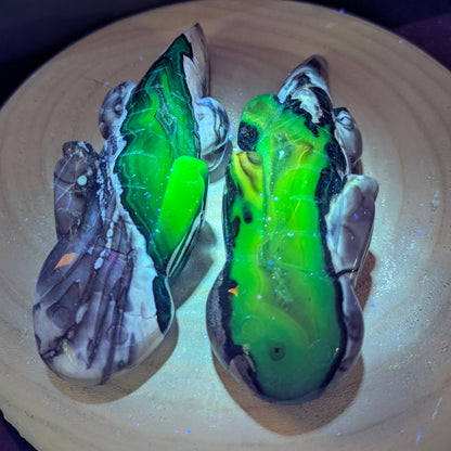 Volcano Agate Axolotl - UV Reactive ~16cm long ~365g