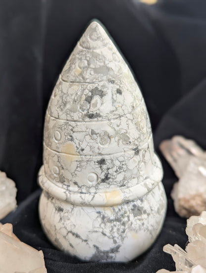 Howlite Gnome | Calm, Patience, Guardianship | ~ 5in, 880g
