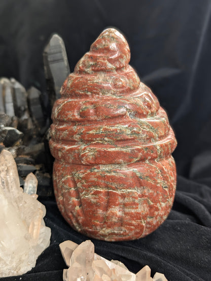 Nain sculpté en jaspe rouge ~ 15 cm, 1,74 kg