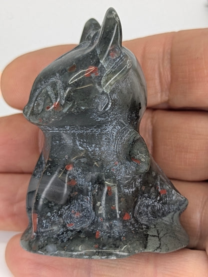 Dragon Blood Jasper Toothless Night Fury Dragon Hand Carved – 80 g, 2"