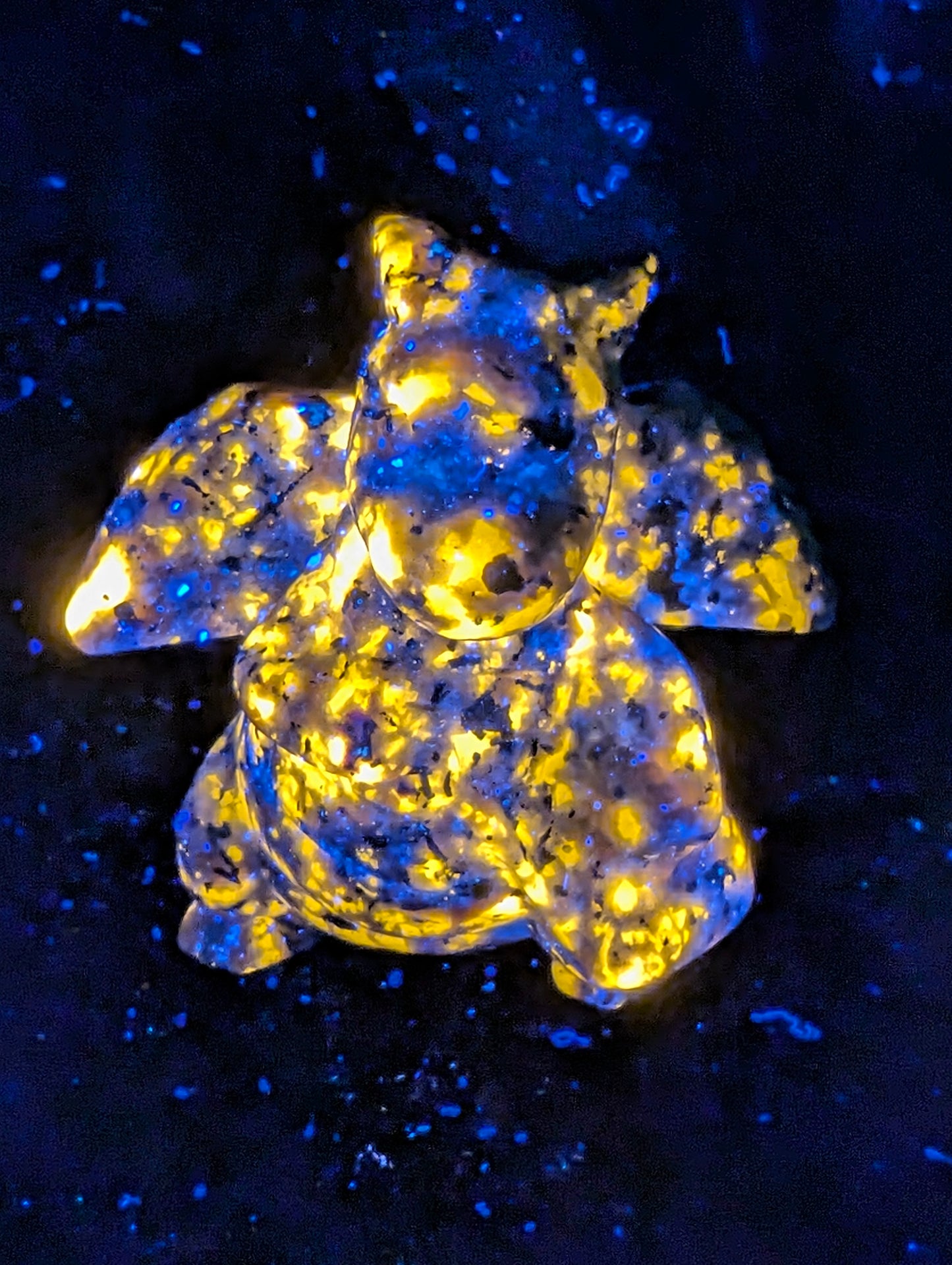 Sculptures inspirées de Pokémon en yooperlite – Figurines en cristal fluorescent UV (5,7–7 cm, 110–295 g)