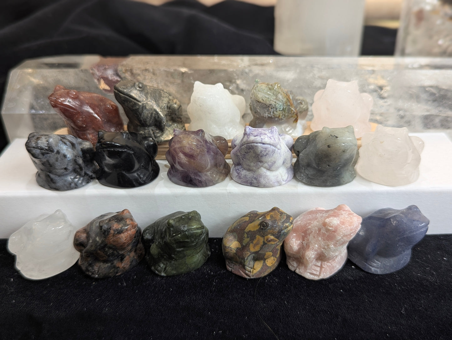 Tiny Frog Mineral Totem ~ 1"