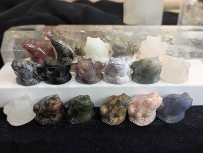 Tiny Frog Mineral Totem ~ 1"