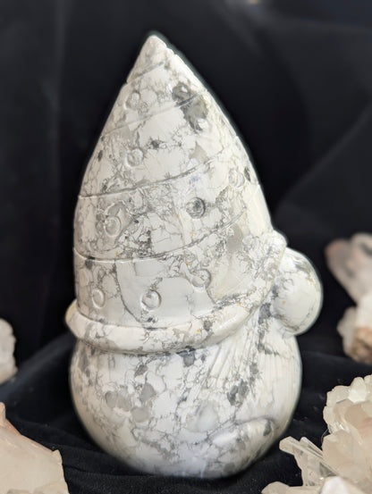 Howlite Gnome | Calm, Patience, Guardianship | ~ 5in, 880g