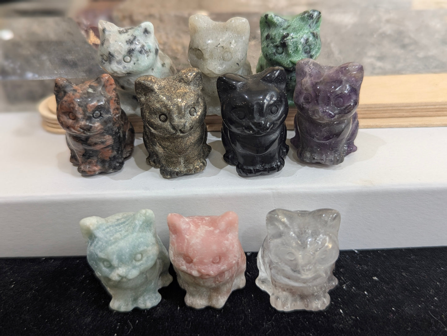 Totem chat assis miniature ~ 2,5 cm