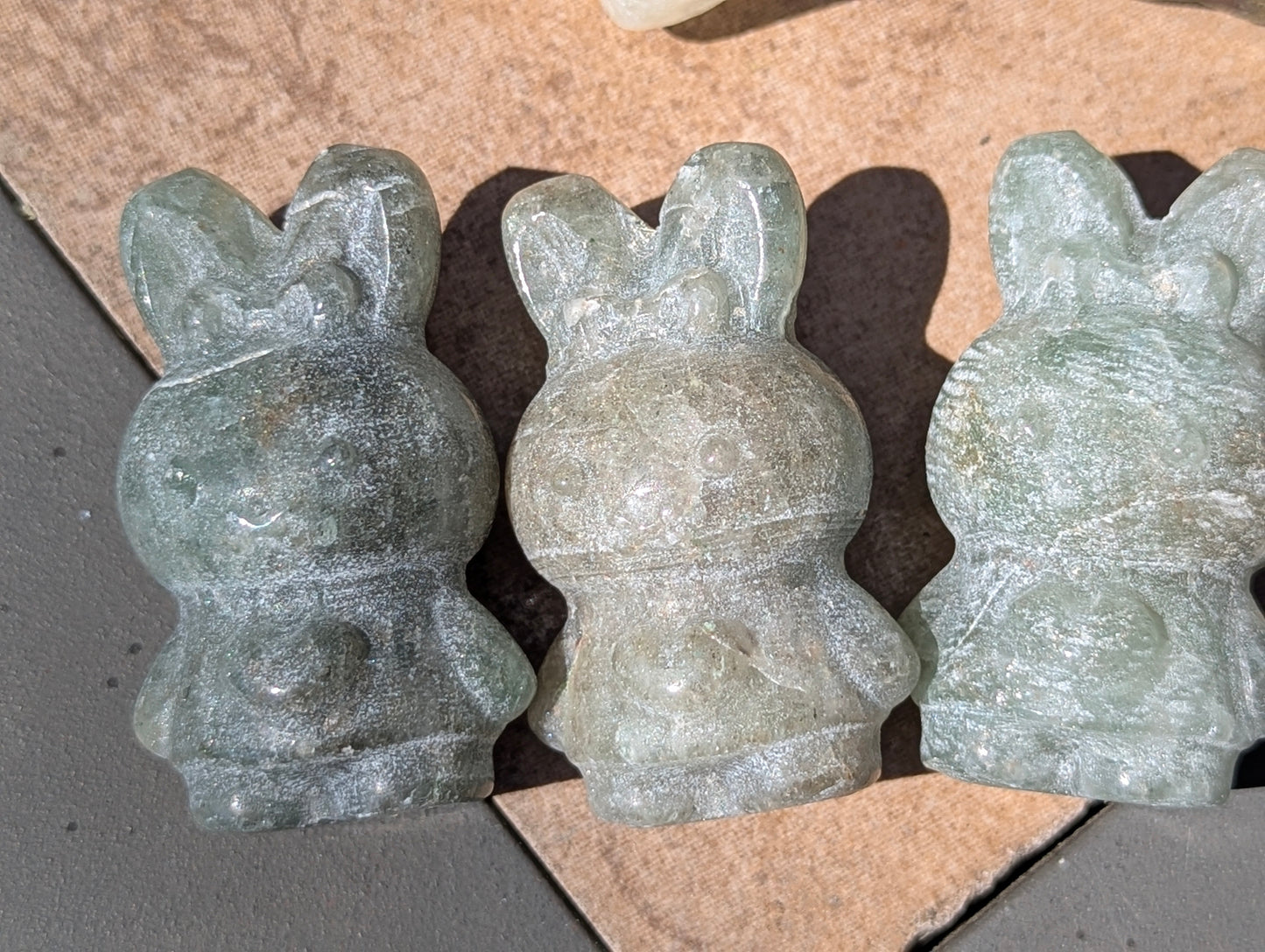 Miffy - Sculpté à partir de minéraux naturels