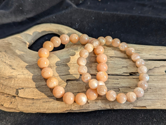 Bracelet en pierre de soleil dorée — Perles de 8 mm