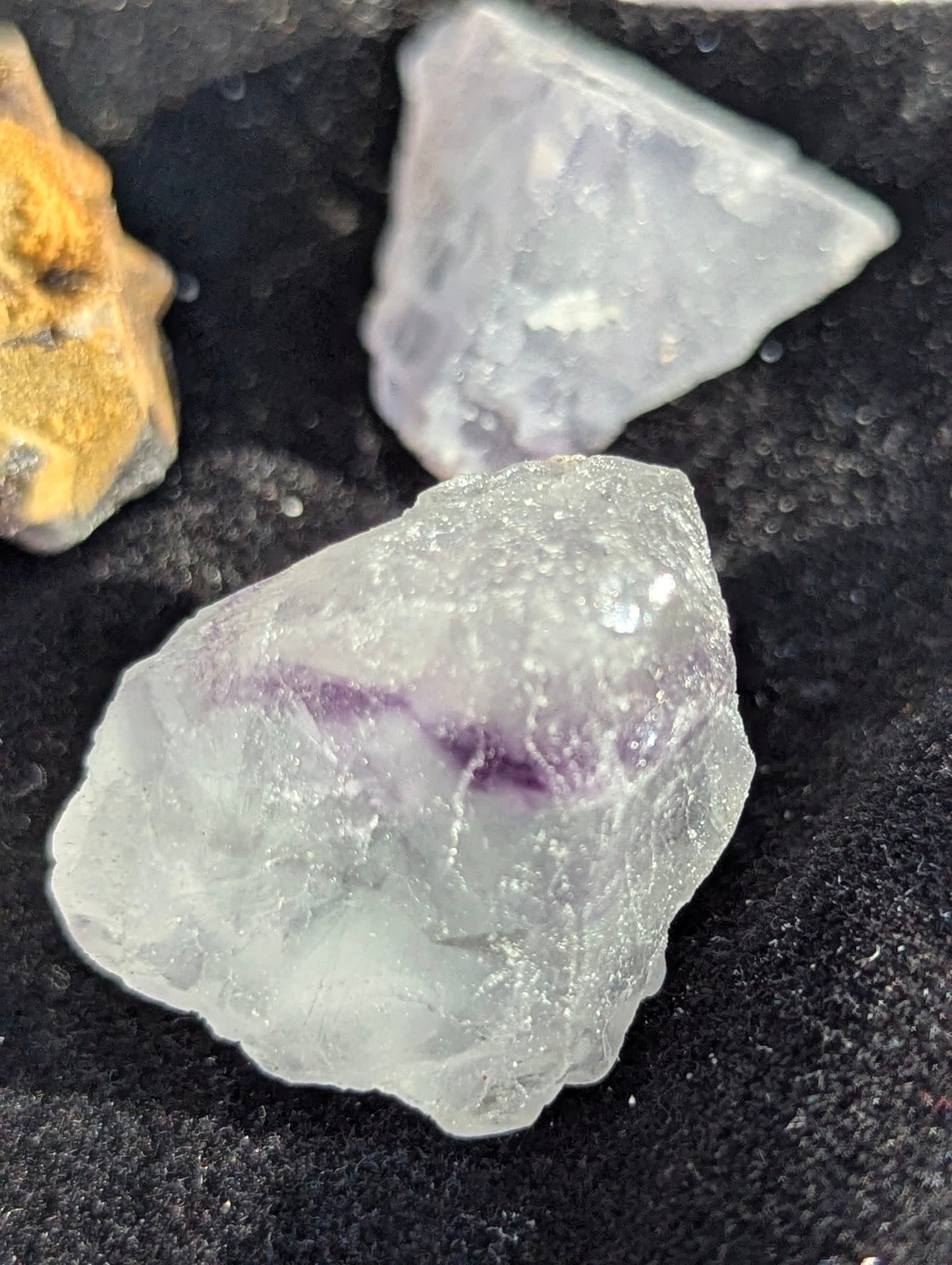 YGX Fluorite Pieces - UV Reactive - ~ 25g, 2-3 pieces
