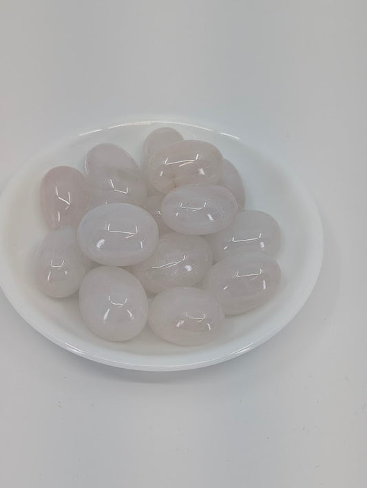 Rose Quartz tumbled stones AA grade – main image