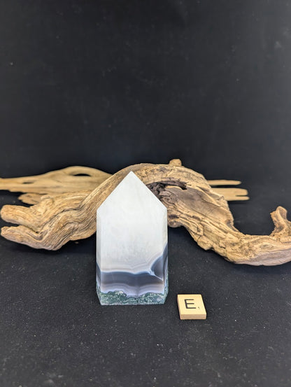 Front view of Variant E (290g/10cm) with a sharp blue-grey horizon line.