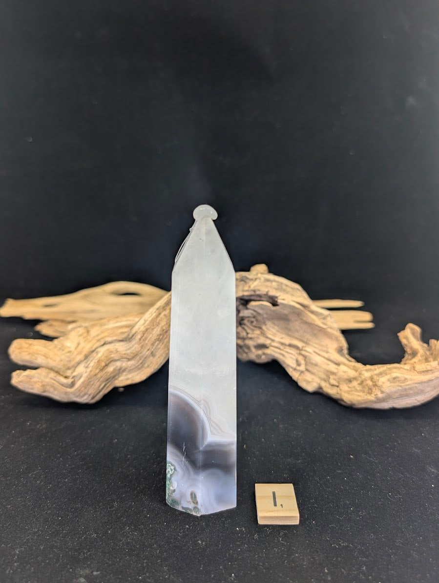 Side angle of Variant I highlighting the sleek, slender profile.