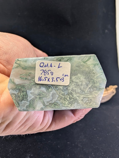 Base view of Variant L confirming 785g weight and 16.5x5.5cm dimensions.