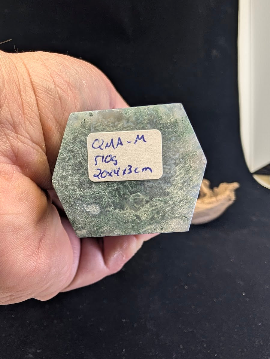 Base view of Variant M confirming 510g weight and 20x4x3cm dimensions.