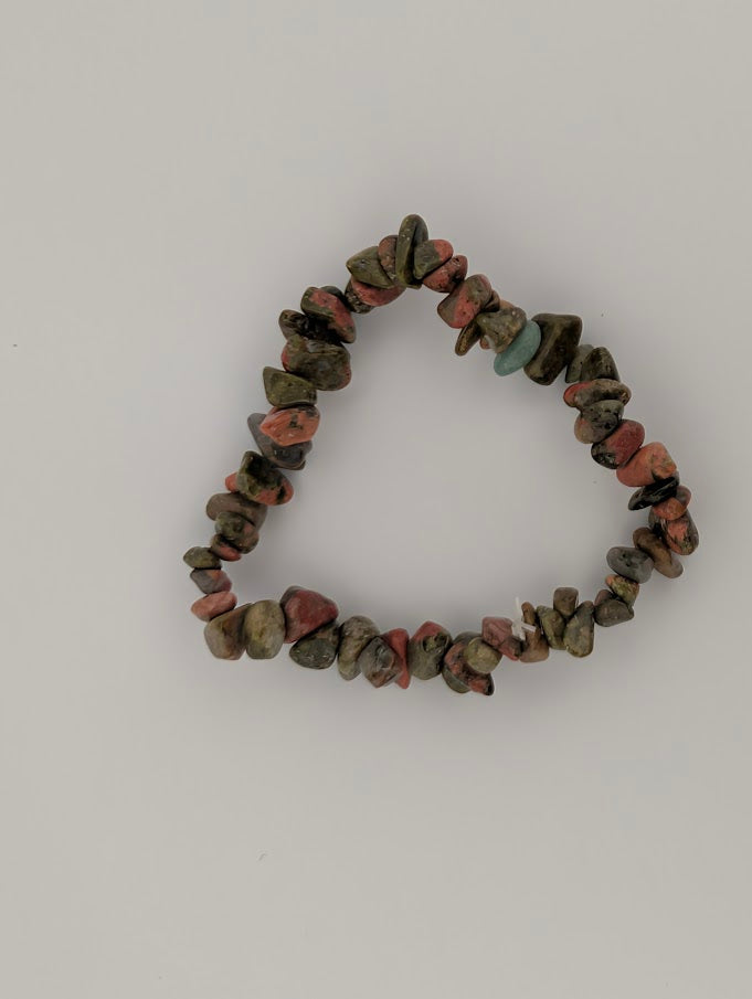 Top view of Unakite chip bracelet